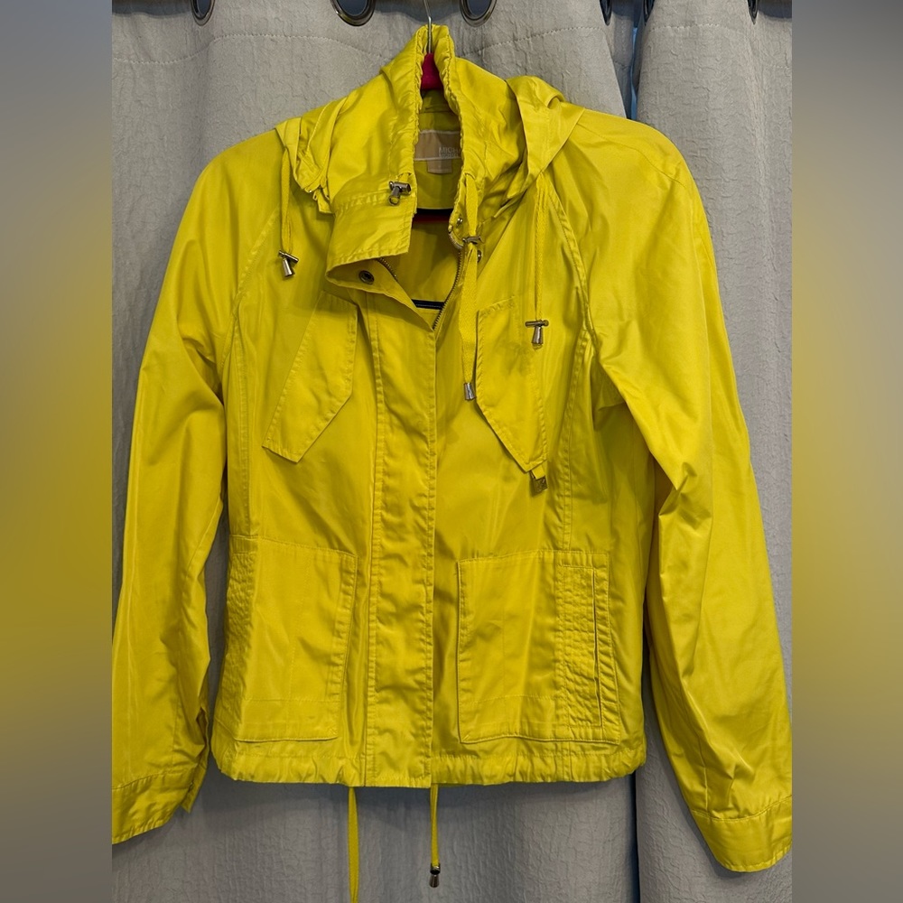 Authentic Michael Kors Water-Resistant Hooded Comfort Coat Jacket Yellow. Size M
